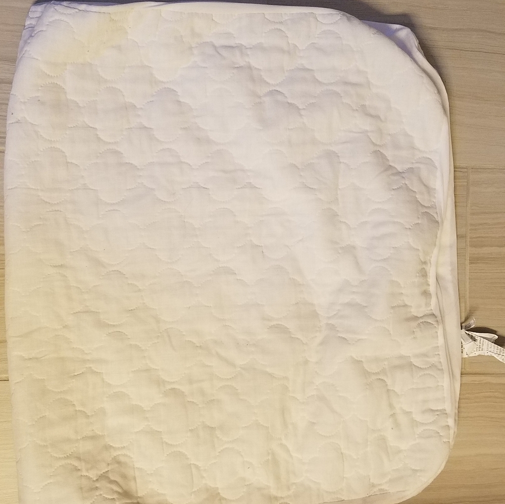 Sealy stain protector mattress protector crib/toddler